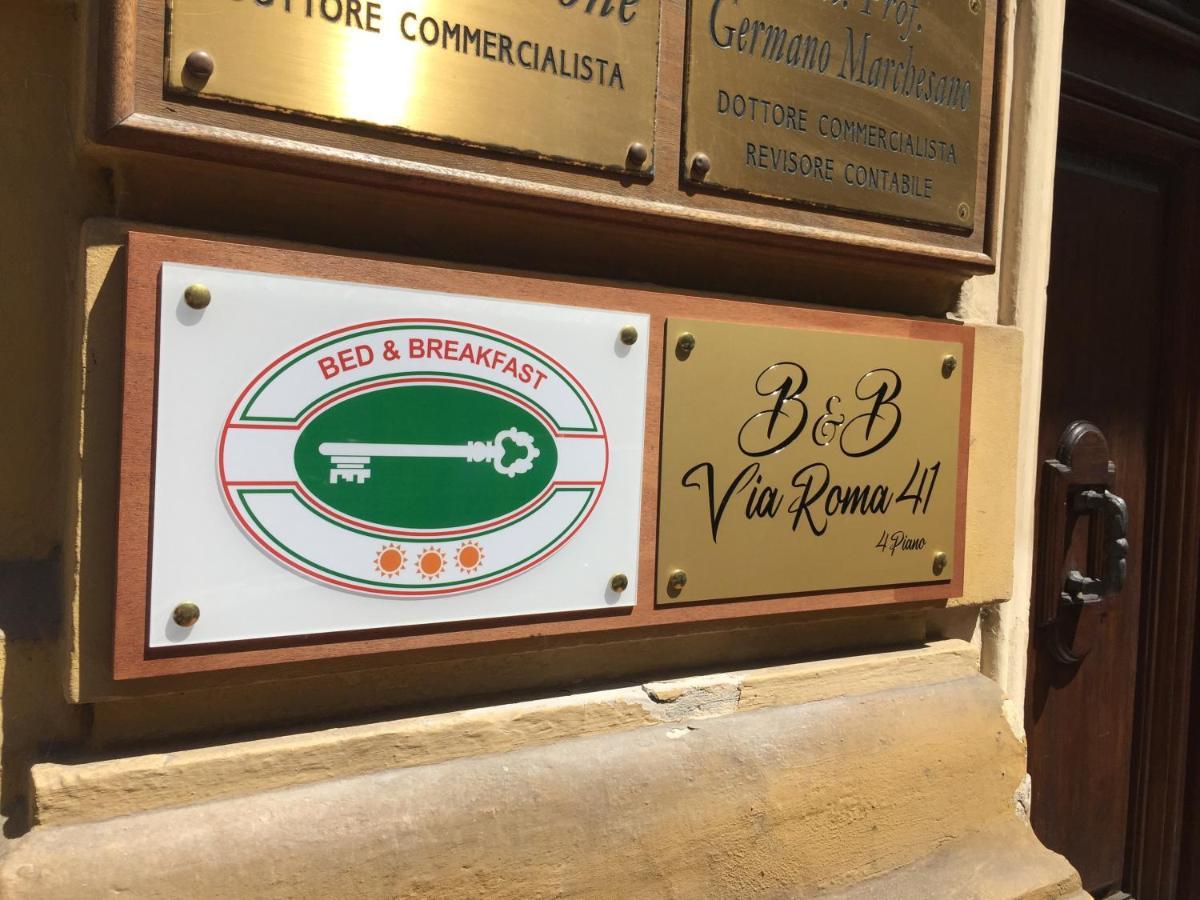 Via Roma 41 *